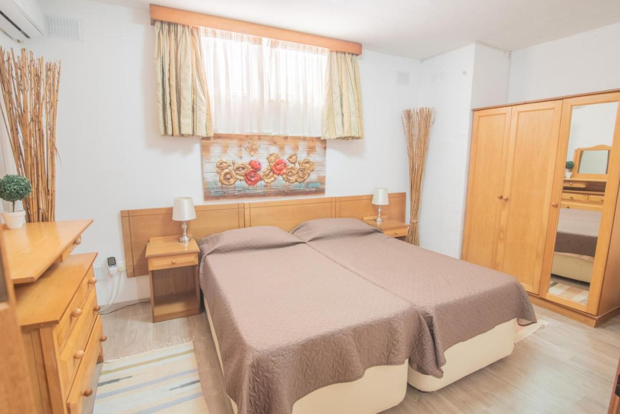 Central Villa Flatlet With Pool - Free Parking And Wifi Lija Exterior foto